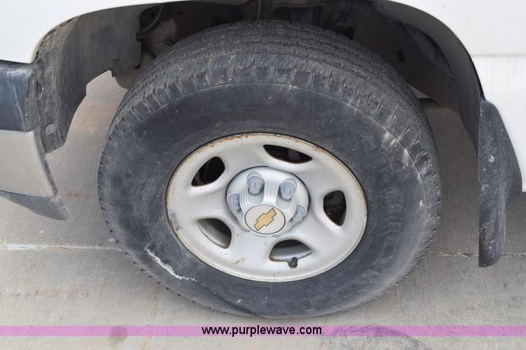 image for item K8809 1999 Chevrolet Silverado 1500 Ext. Cab pickup truck