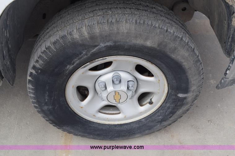 image for item K8809 1999 Chevrolet Silverado 1500 Ext. Cab pickup truck