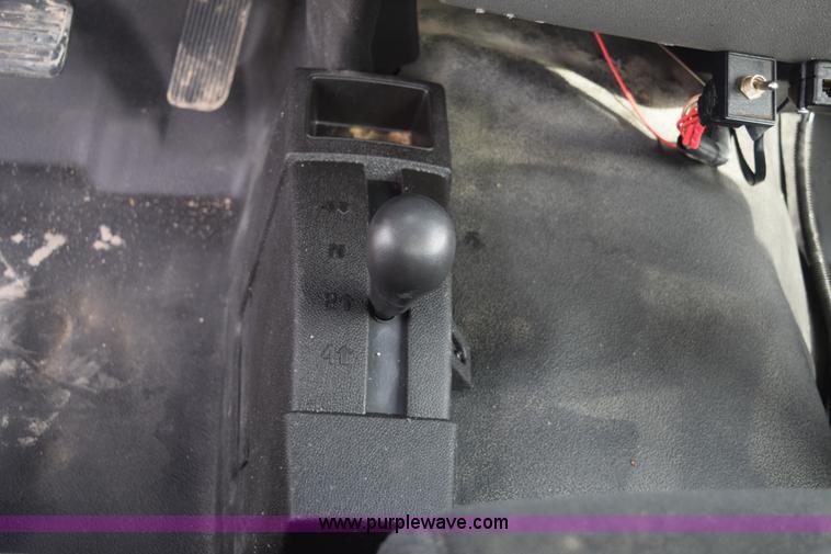 image for item K8825 2007 Chevrolet Silverado 1500 pickup truck