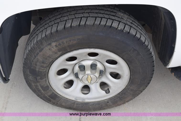 image for item K8825 2007 Chevrolet Silverado 1500 pickup truck