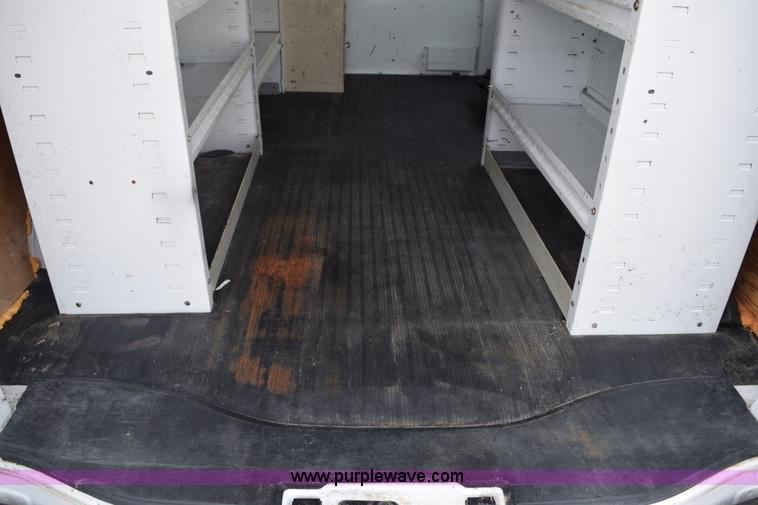 image for item K8826 2006 Chevrolet Express 3500 Cargo van