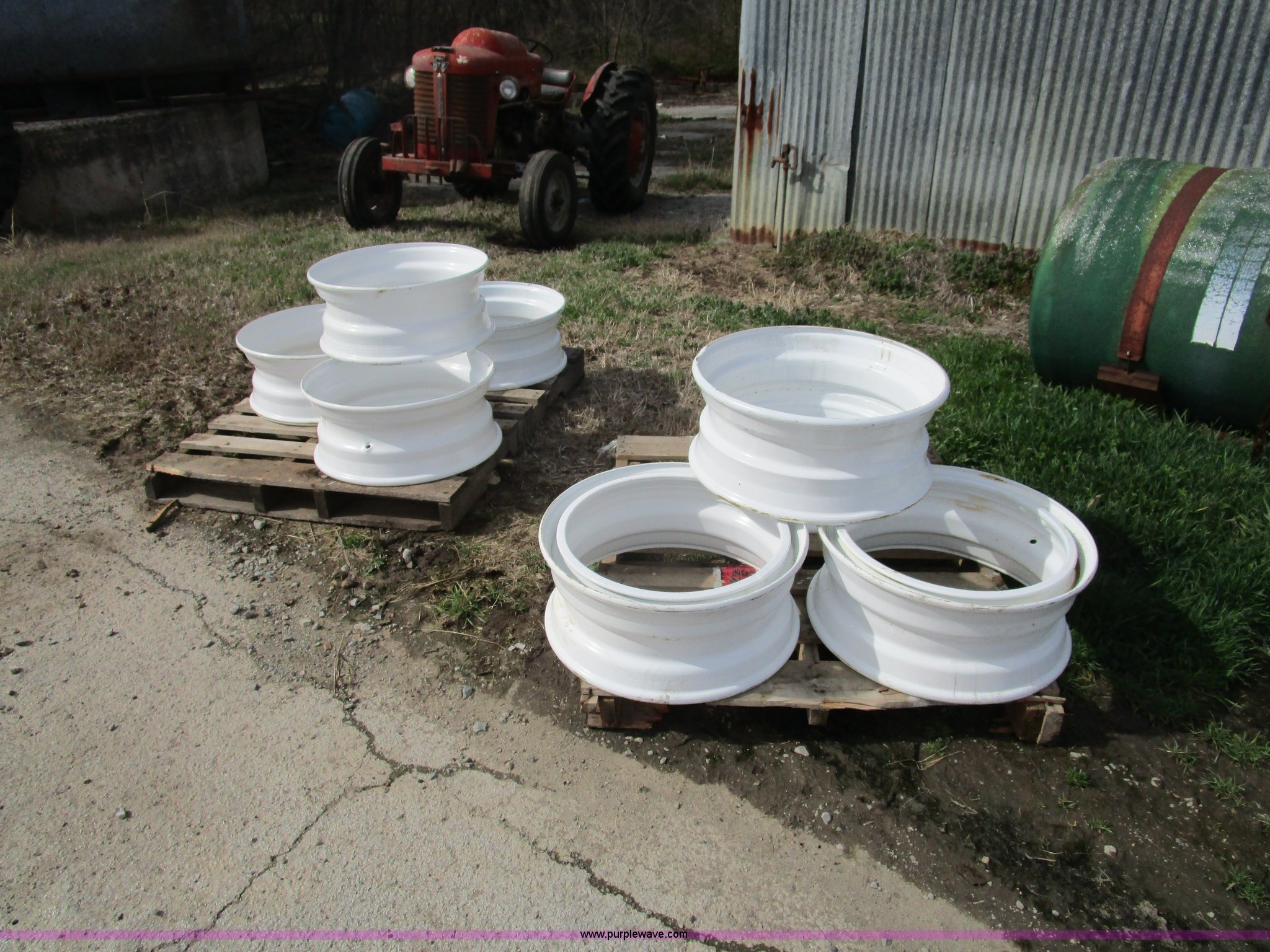 (8) Dayton 22.5" truck wheels in Pryor, OK Item BA9369 sold Purple Wave