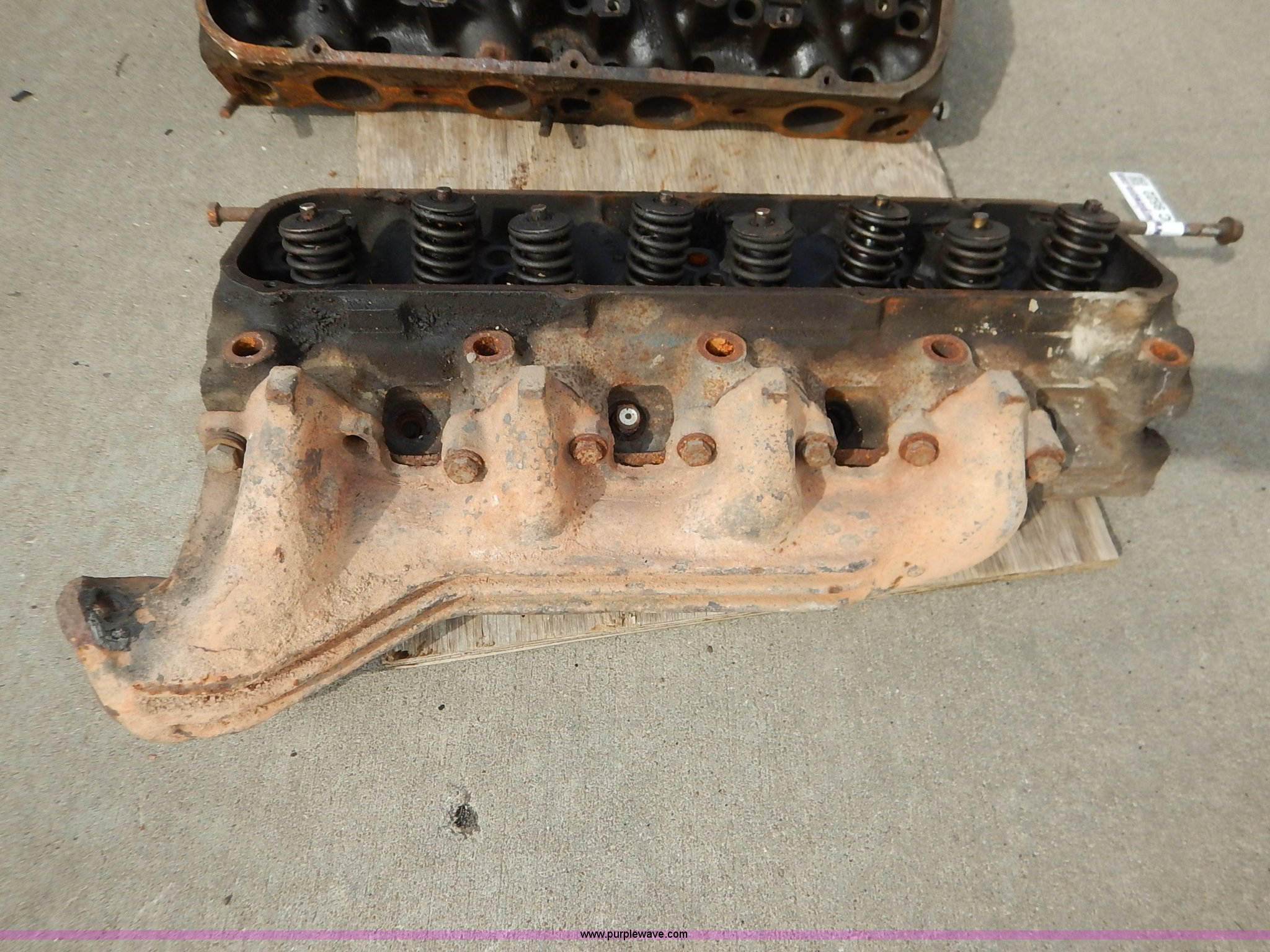 Ford 460 head and manifold system in Williamsburg, KS Item BC9522