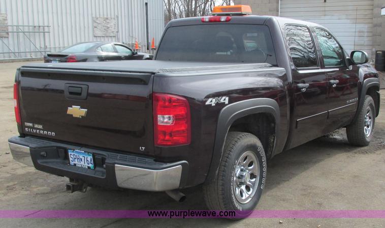 image for item J1792 2008 Chevrolet Silverado 1500 Crew Cab pickup truck