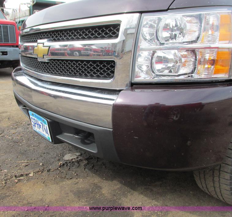 image for item J1792 2008 Chevrolet Silverado 1500 Crew Cab pickup truck