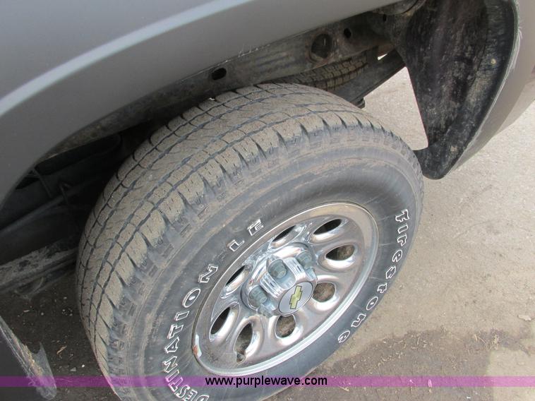 image for item J1792 2008 Chevrolet Silverado 1500 Crew Cab pickup truck