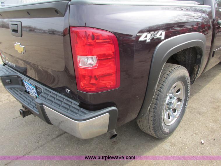 image for item J1792 2008 Chevrolet Silverado 1500 Crew Cab pickup truck