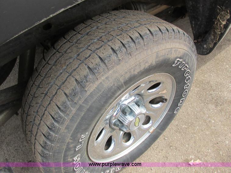 image for item J1792 2008 Chevrolet Silverado 1500 Crew Cab pickup truck