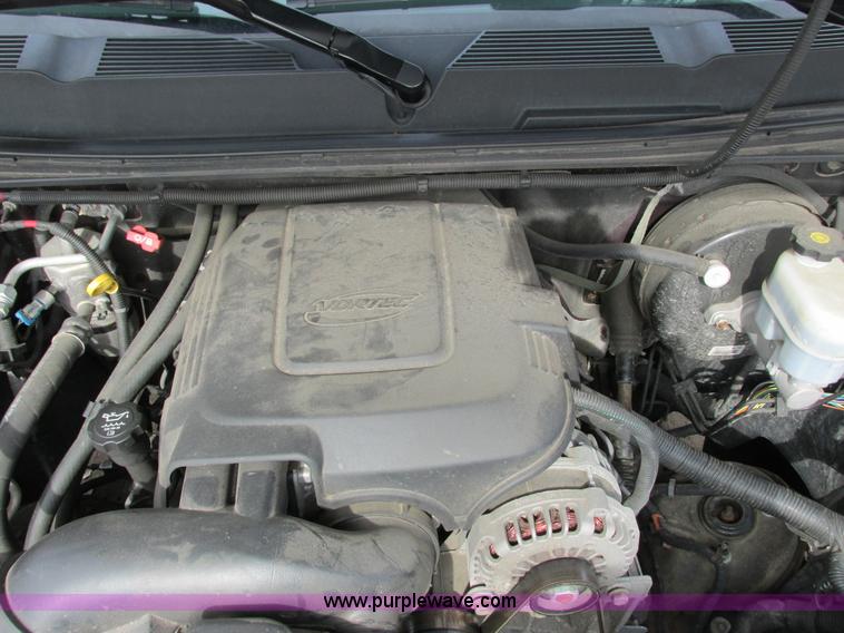 image for item J1792 2008 Chevrolet Silverado 1500 Crew Cab pickup truck