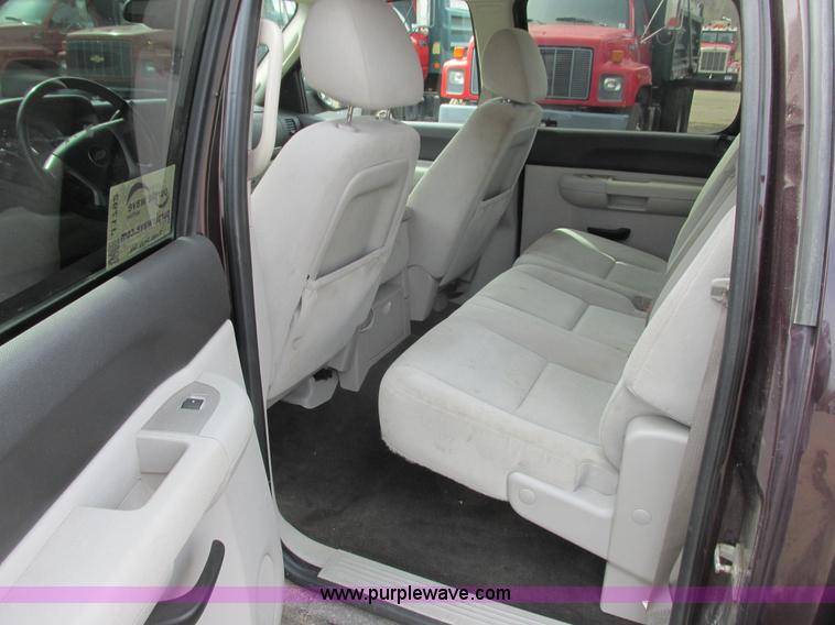 image for item J1792 2008 Chevrolet Silverado 1500 Crew Cab pickup truck