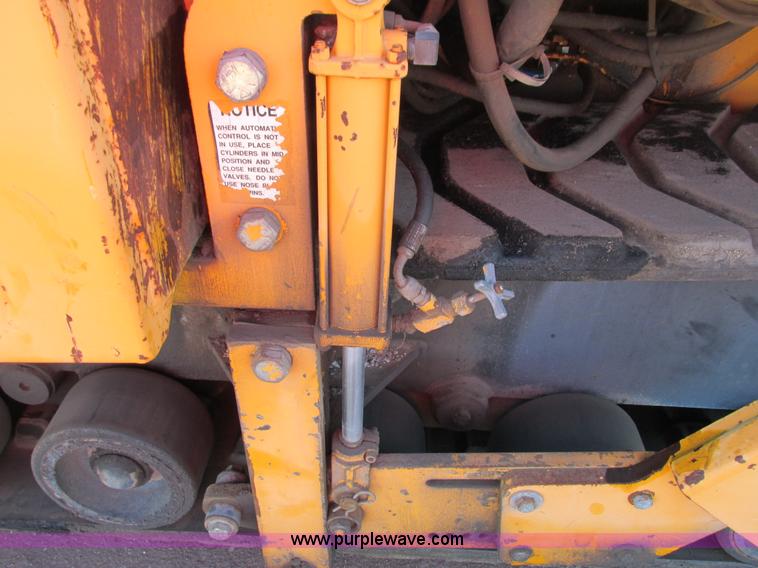 image for item J1809 1998 Blaw Knox PF-5510 asphalt paver