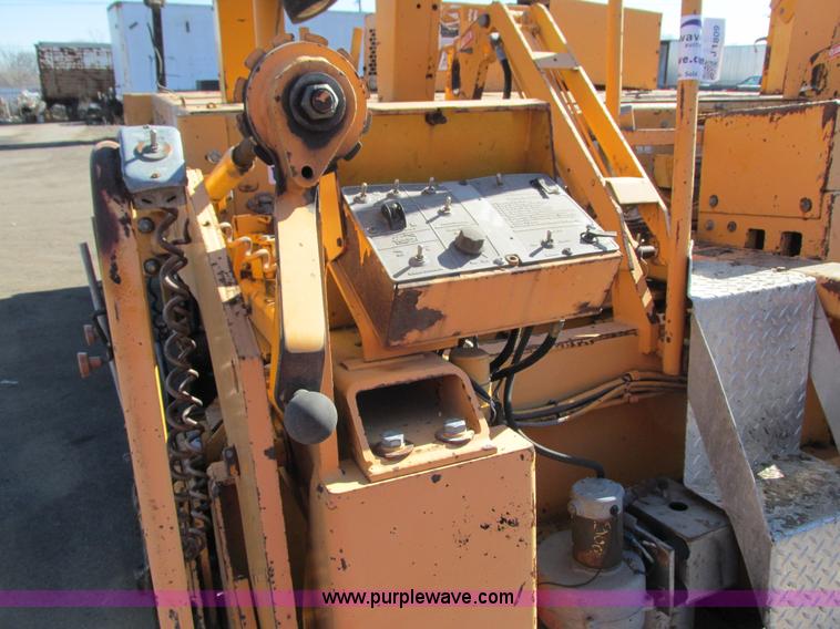 image for item J1809 1998 Blaw Knox PF-5510 asphalt paver