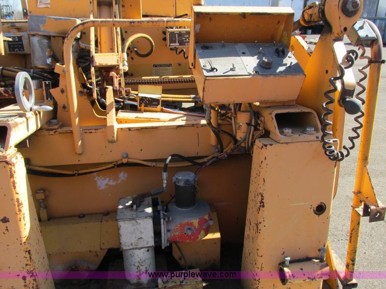 image for item J1809 1998 Blaw Knox PF-5510 asphalt paver