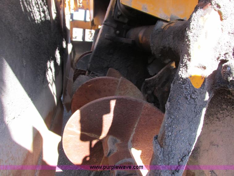 image for item J1809 1998 Blaw Knox PF-5510 asphalt paver