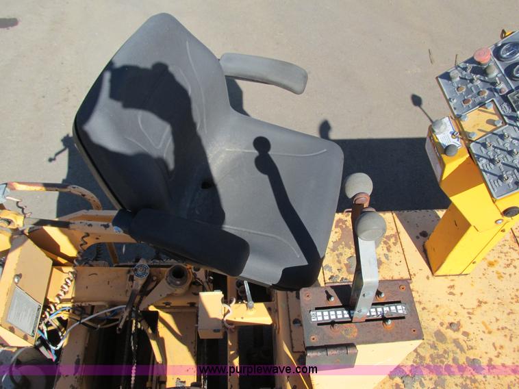 image for item J1809 1998 Blaw Knox PF-5510 asphalt paver