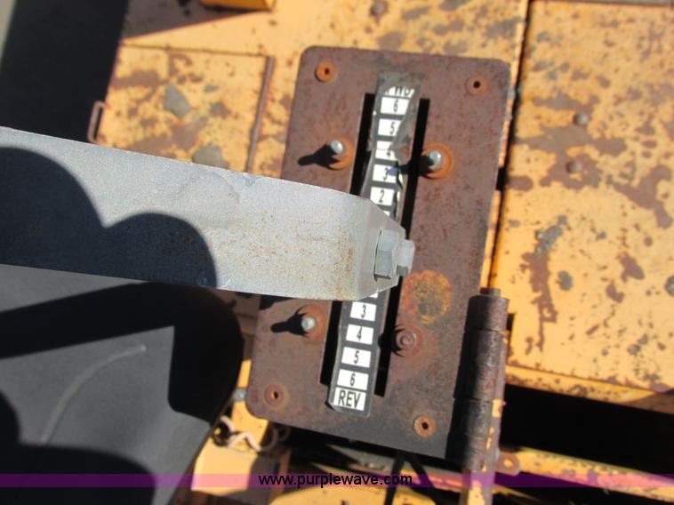 image for item J1809 1998 Blaw Knox PF-5510 asphalt paver