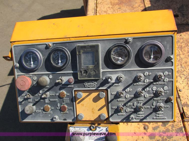 image for item J1809 1998 Blaw Knox PF-5510 asphalt paver