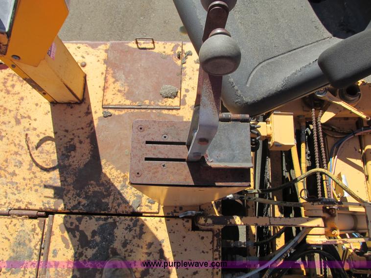 image for item J1809 1998 Blaw Knox PF-5510 asphalt paver