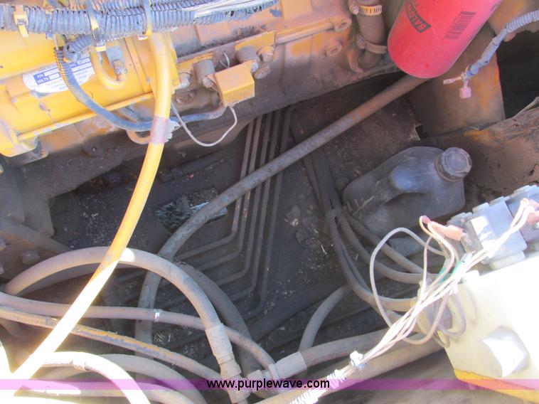 image for item J1809 1998 Blaw Knox PF-5510 asphalt paver