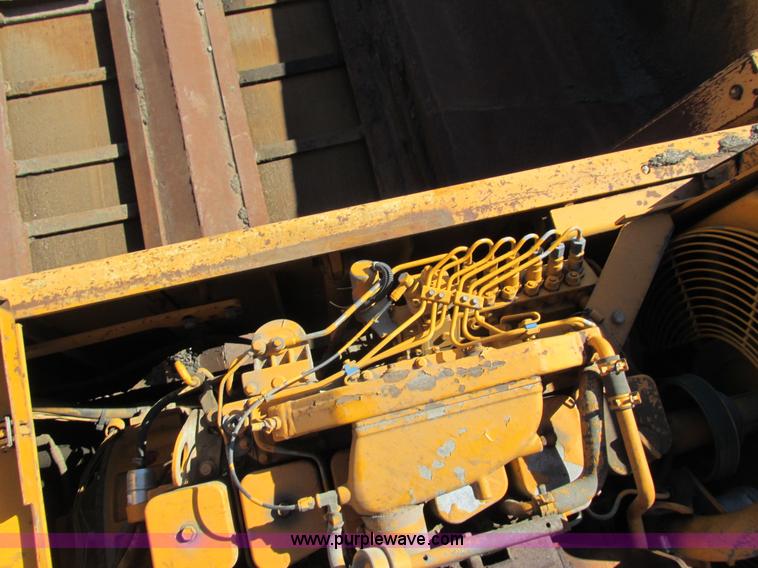 image for item J1809 1998 Blaw Knox PF-5510 asphalt paver