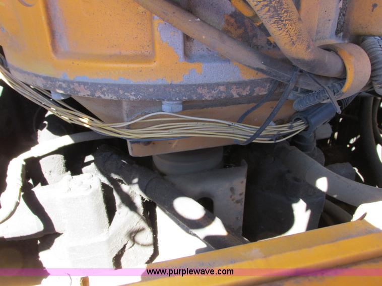 image for item J1809 1998 Blaw Knox PF-5510 asphalt paver