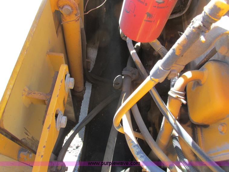 image for item J1809 1998 Blaw Knox PF-5510 asphalt paver