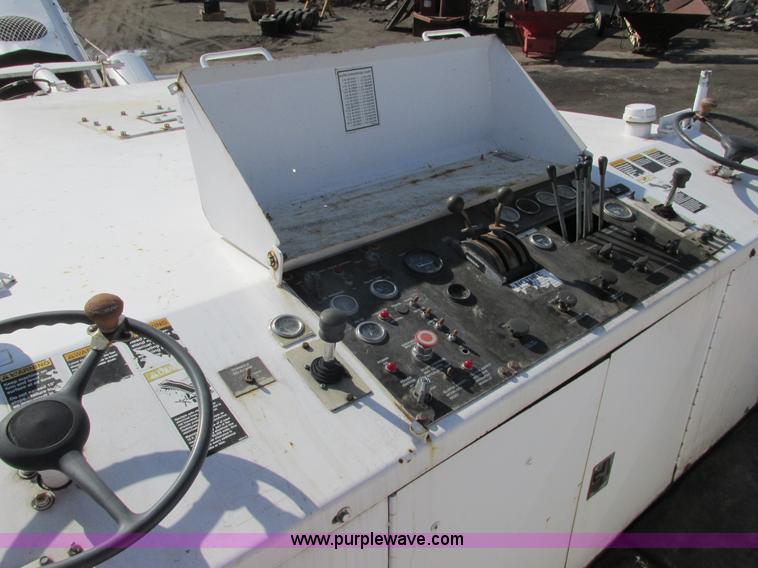 image for item J1812 Roadtec RX-68 mill