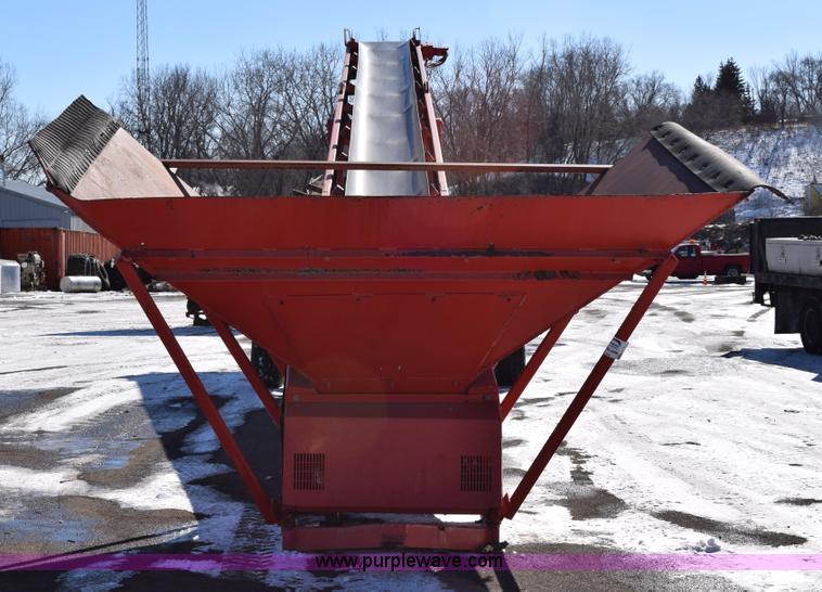 image for item J1814 2002 Finlay 532 conveyor