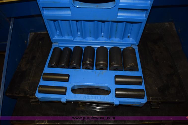 image for item J1866 1996 Matco toolbox