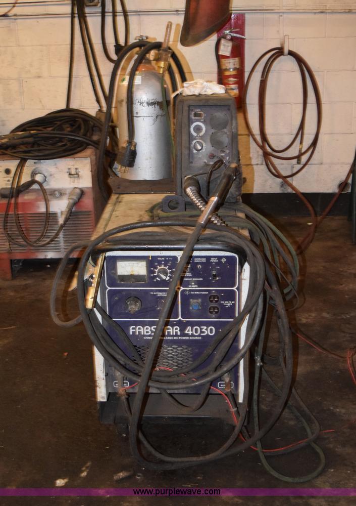 image for item J1887 Hobart Fabstar 4030 wire welder