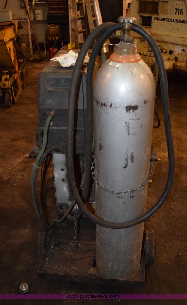 image for item J1887 Hobart Fabstar 4030 wire welder