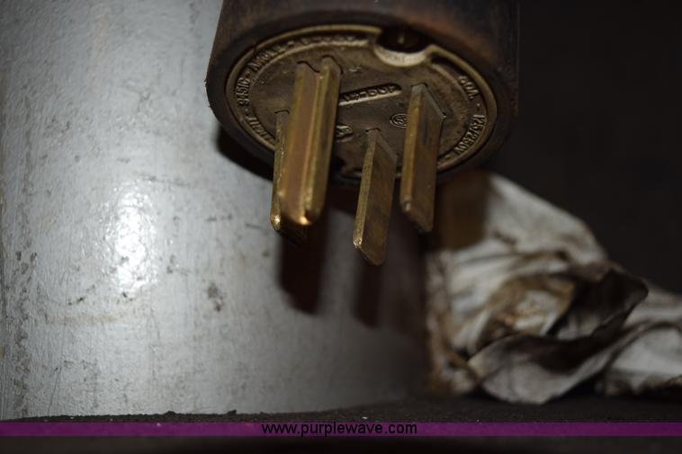 image for item J1887 Hobart Fabstar 4030 wire welder