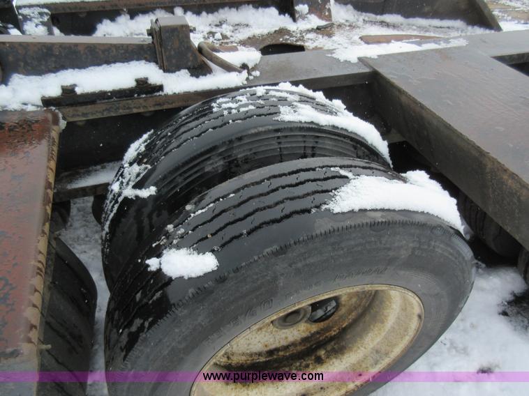 image for item J1932 1995 Etnyre RTN50TD-TI equipment trailer