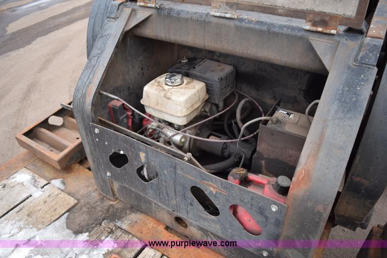 image for item J1943 2000 Specialized XL 110 HDG lowboy trailer