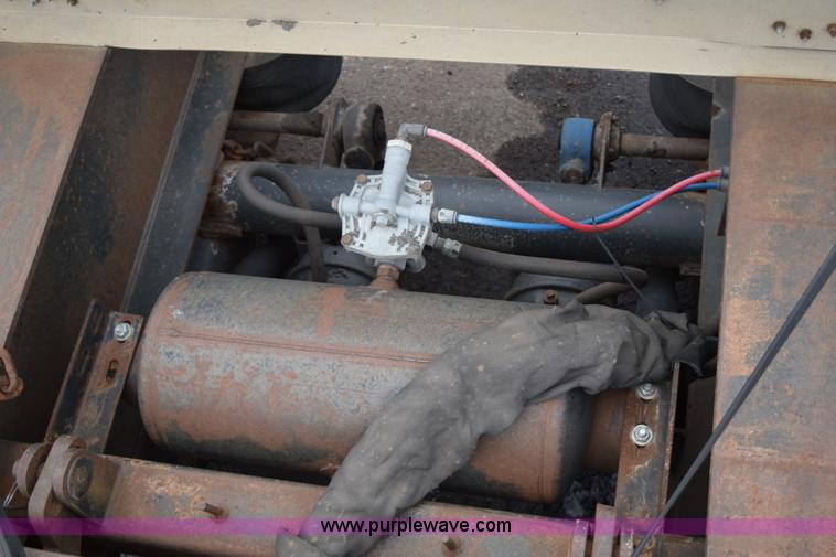 image for item J1943 2000 Specialized XL 110 HDG lowboy trailer