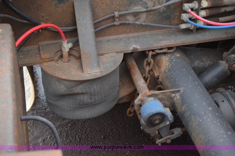 image for item J1943 2000 Specialized XL 110 HDG lowboy trailer