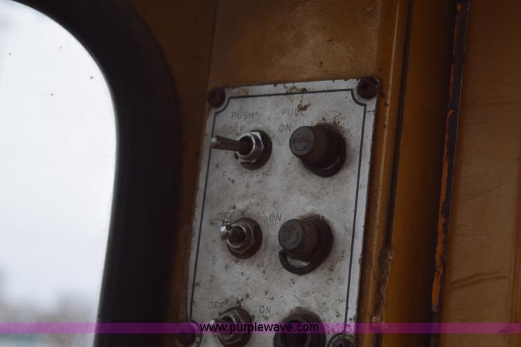 image for item J1945 1968 Caterpillar 950 wheel loader