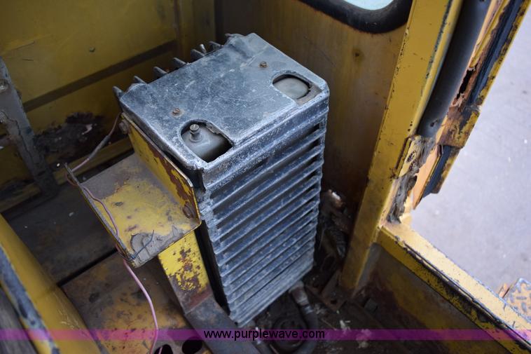 image for item J1945 1968 Caterpillar 950 wheel loader