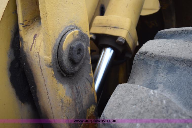 image for item J1945 1968 Caterpillar 950 wheel loader