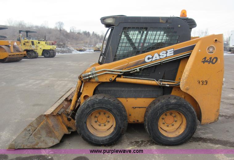 image for item J1946 2004 Case 440 skid steer