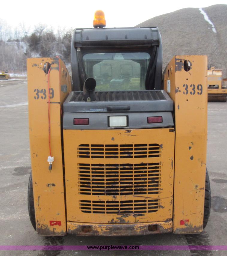 image for item J1946 2004 Case 440 skid steer