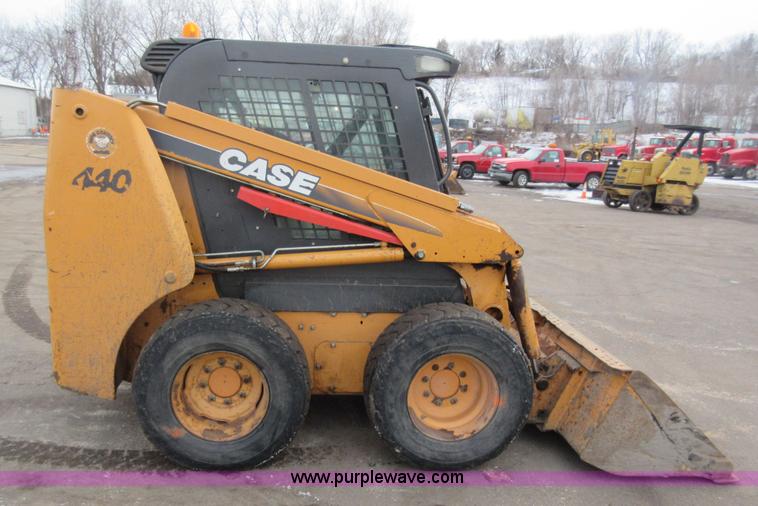 image for item J1946 2004 Case 440 skid steer
