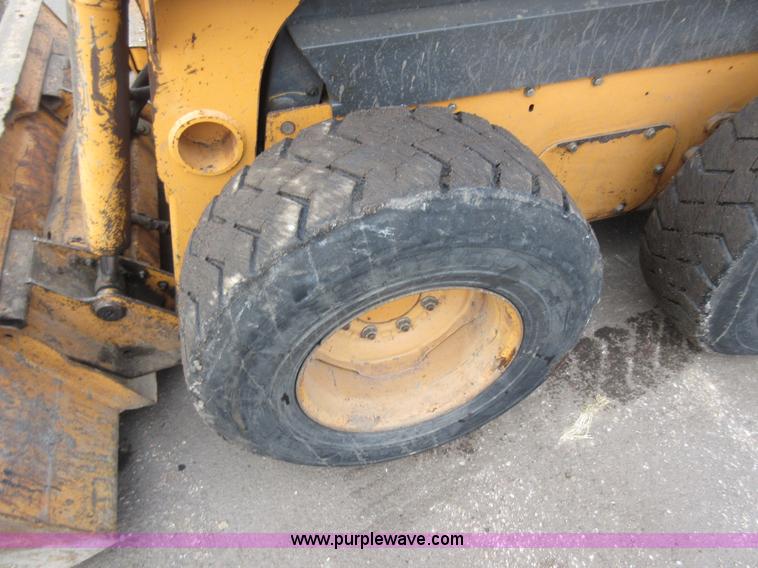 image for item J1946 2004 Case 440 skid steer