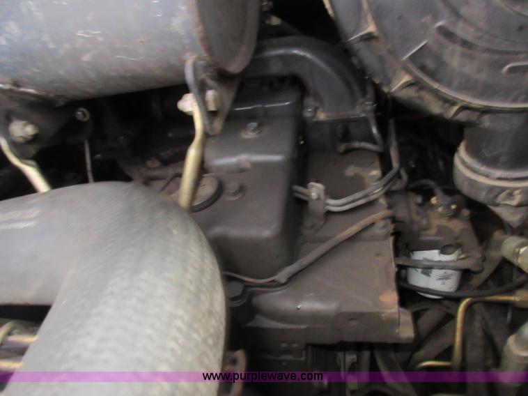 image for item J1946 2004 Case 440 skid steer