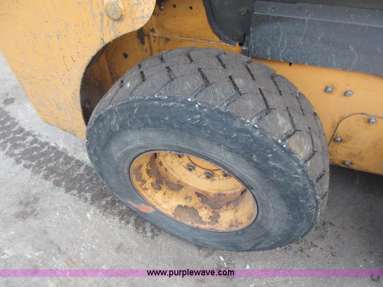 image for item J1946 2004 Case 440 skid steer