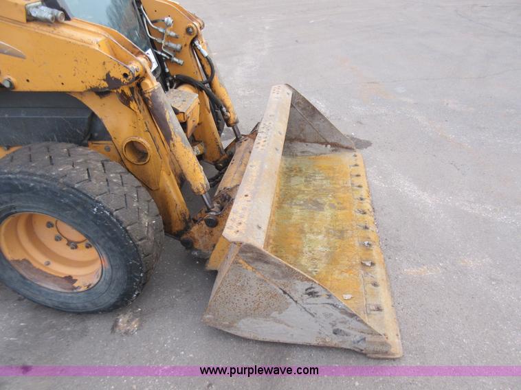 image for item J1946 2004 Case 440 skid steer