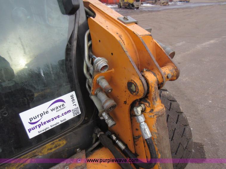 image for item J1946 2004 Case 440 skid steer