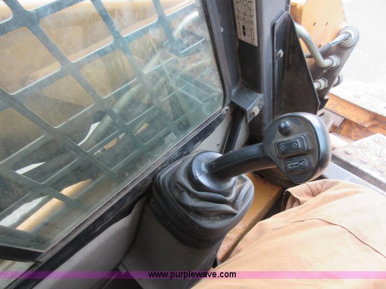 image for item J1946 2004 Case 440 skid steer