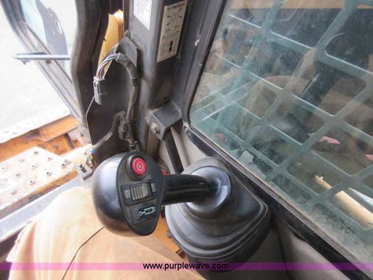 image for item J1946 2004 Case 440 skid steer