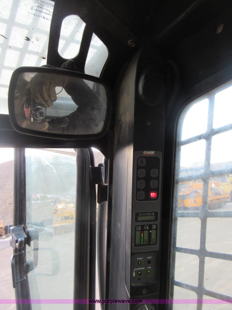 image for item J1946 2004 Case 440 skid steer